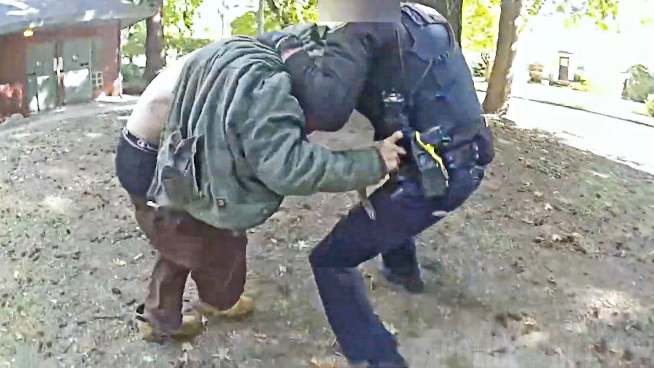 Suspect Tries to Take Officer’s Gun During Struggle in Portland