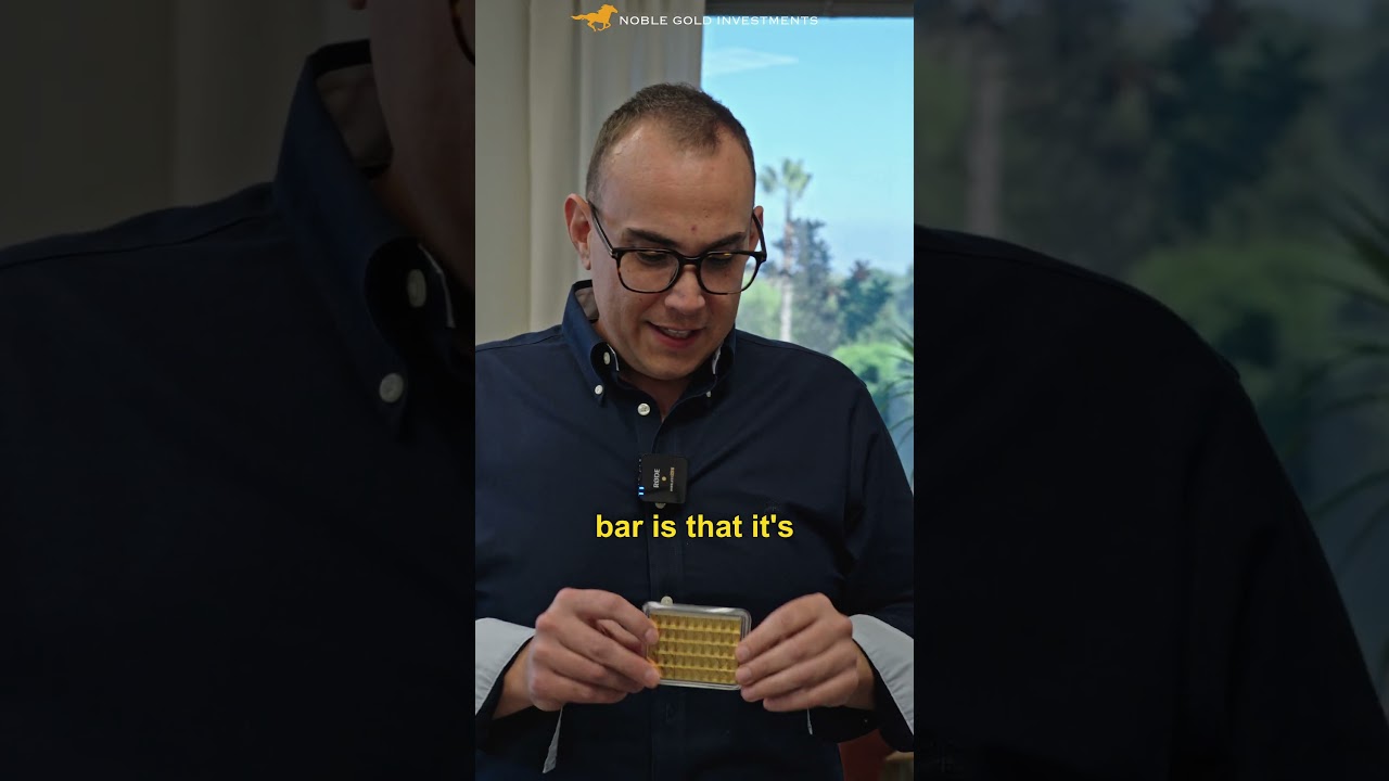 This gold bar breaks like a Kit Kat.. and each piece is worth 0 😳