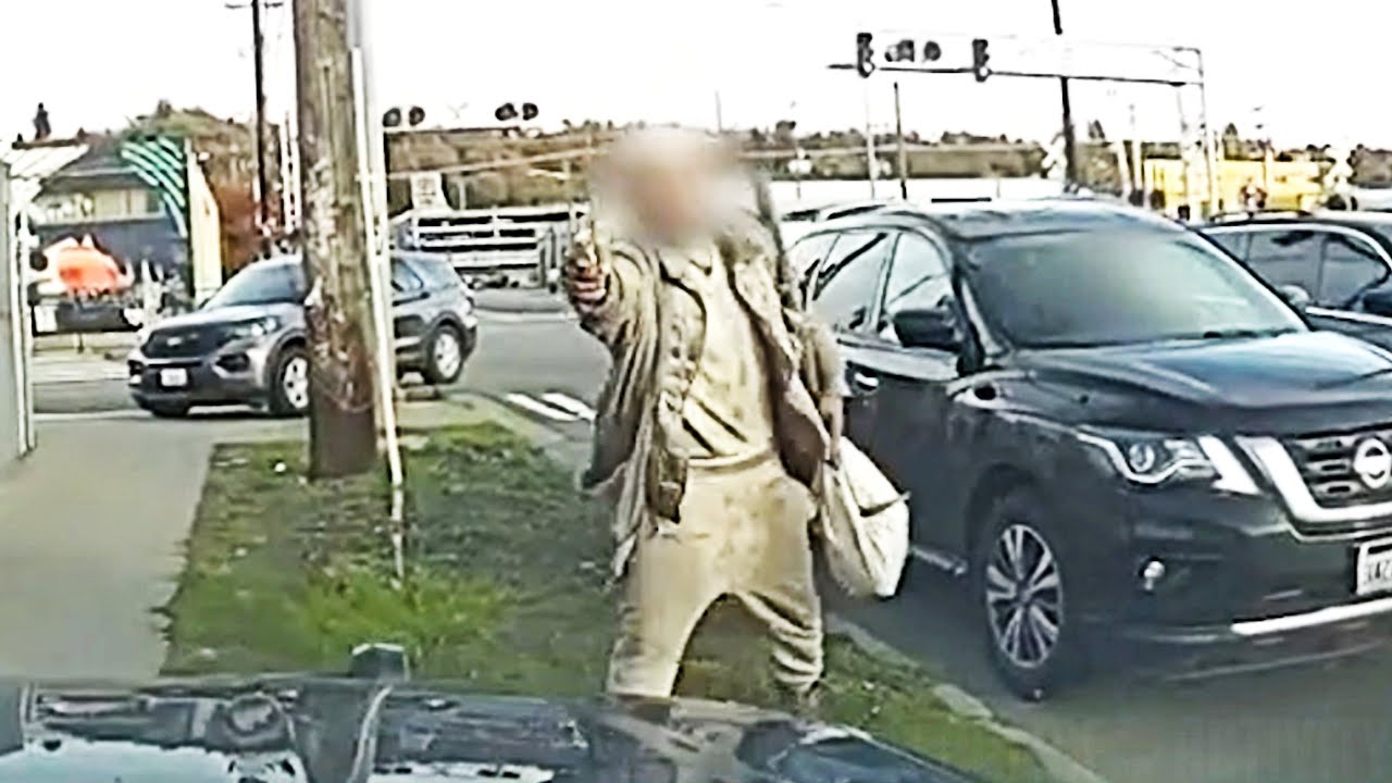 Seattle Police Officers Shoot Man Armed With Gun