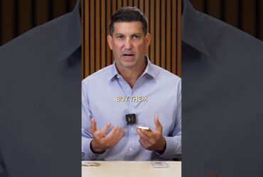 Why are governments HOARDING gold?