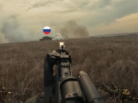 🔴UKRAINE WAR – Ukrainian Forces Storm Russian Held Village During Mechanized Assault • Brutal Combat