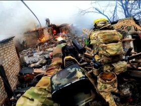 🔴 UKRAINE WAR – Ukrainian Assault Units Storm Russian Held Village With Genius New Assault Tactic