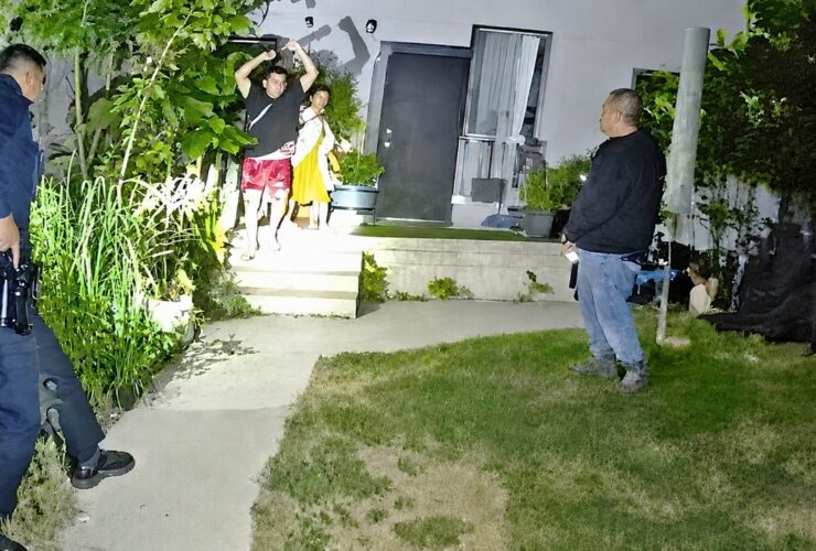 LAPD Officers Shoot Armed Man Wielding Knives and a Grilling Fork